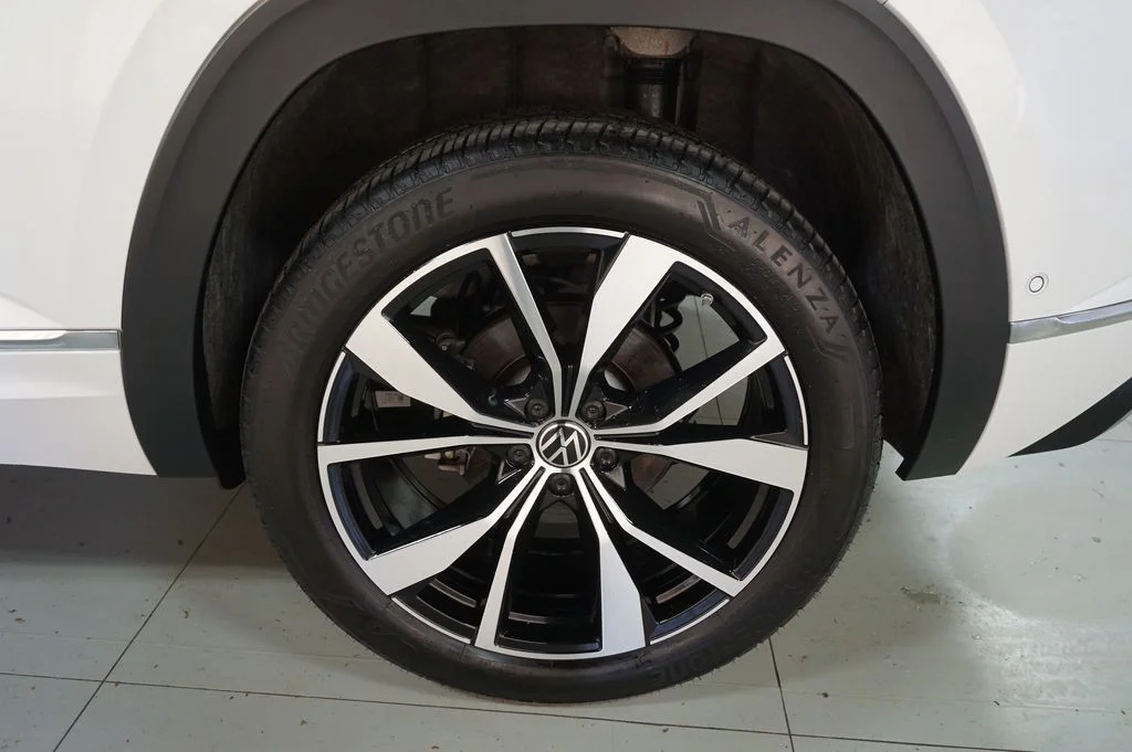 2025 Volkswagen Atlas Cross Sport SEL Premium R-LINE - Photo 51