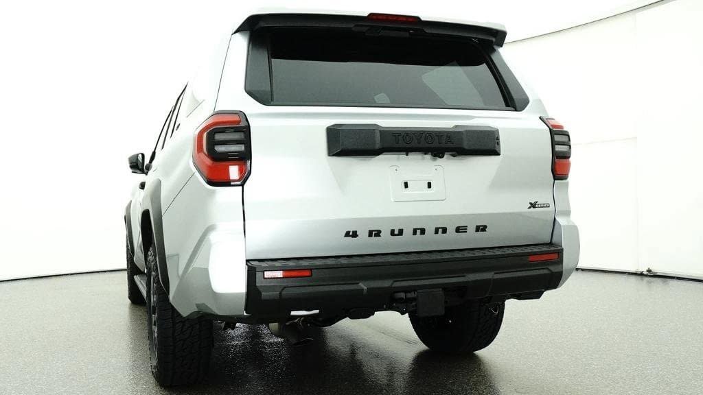 Used 2026  Toyota SR5 image 21