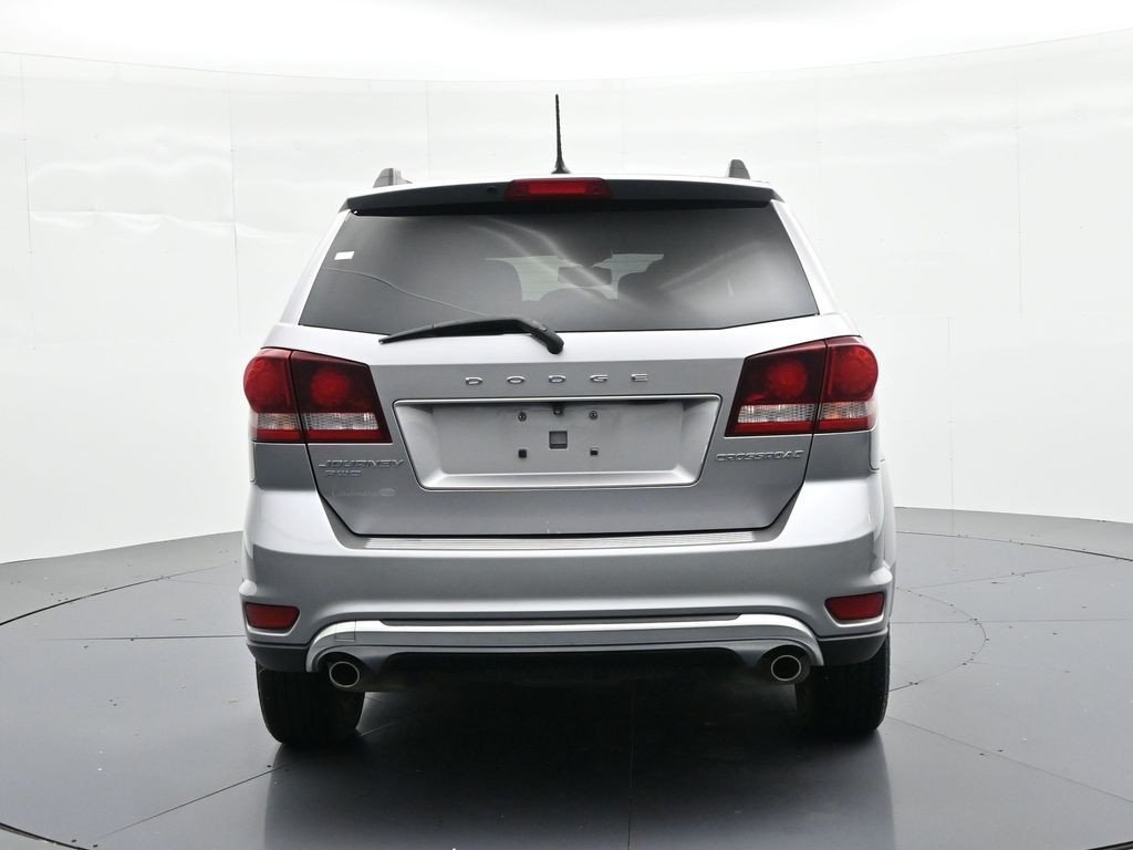 Used 2017 Billet Clearcoat Dodge Crossroad image 7