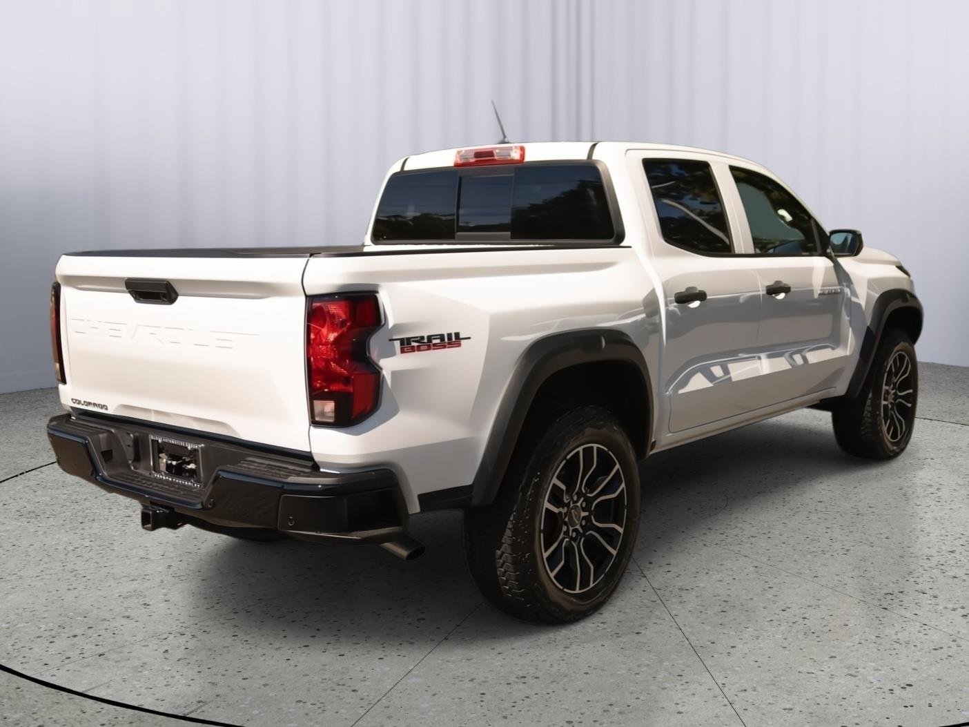 New 2025 Summit White Chevrolet Trail Boss image 8