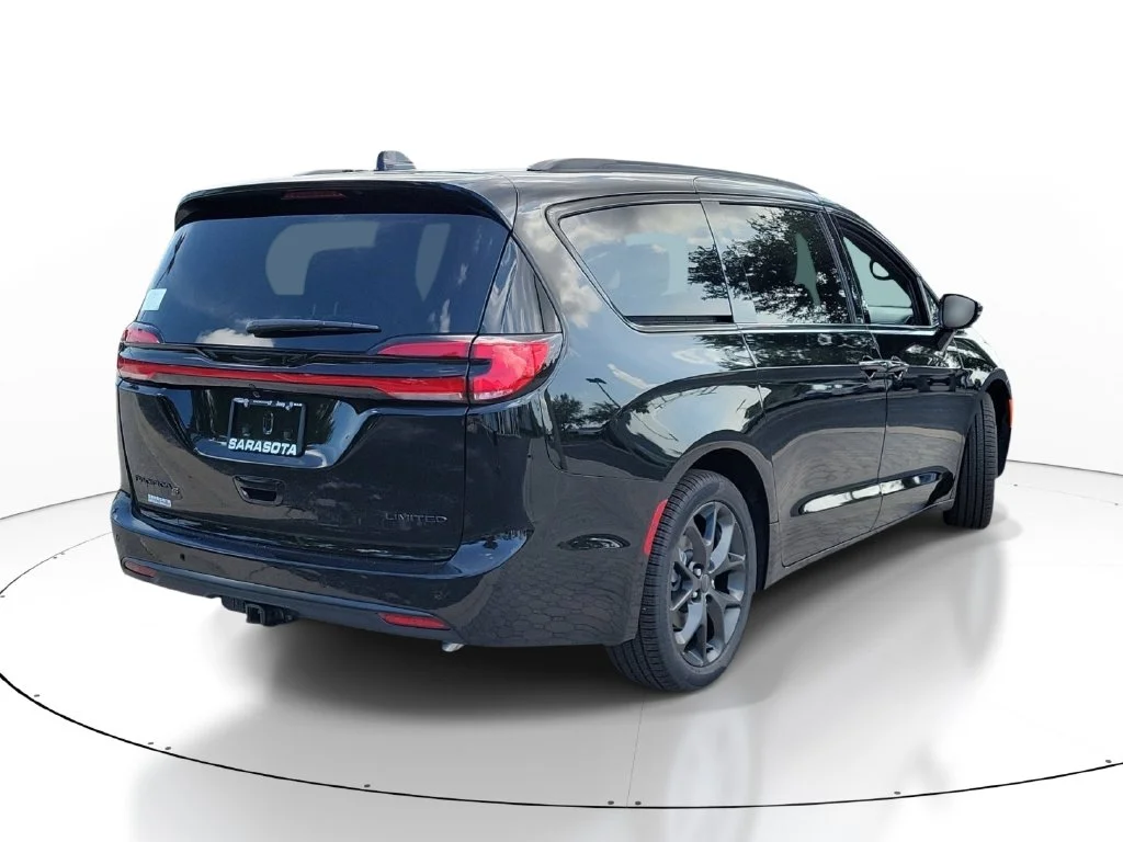 New 2027 Black Chrysler Limited image 5