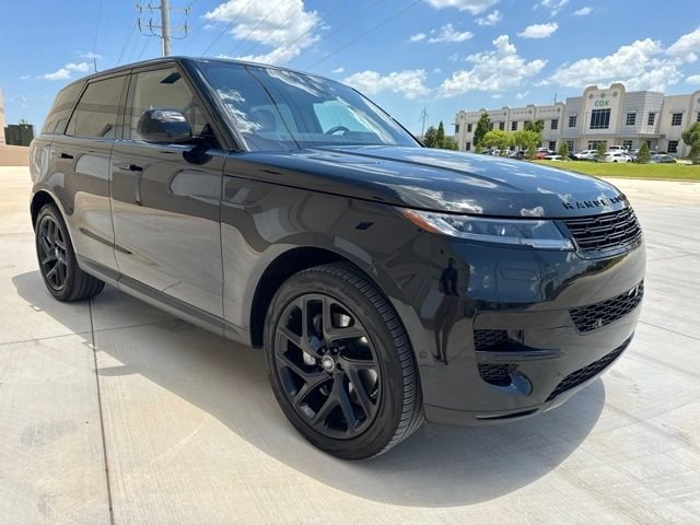 Used 2025 Black Land Rover SE image 3