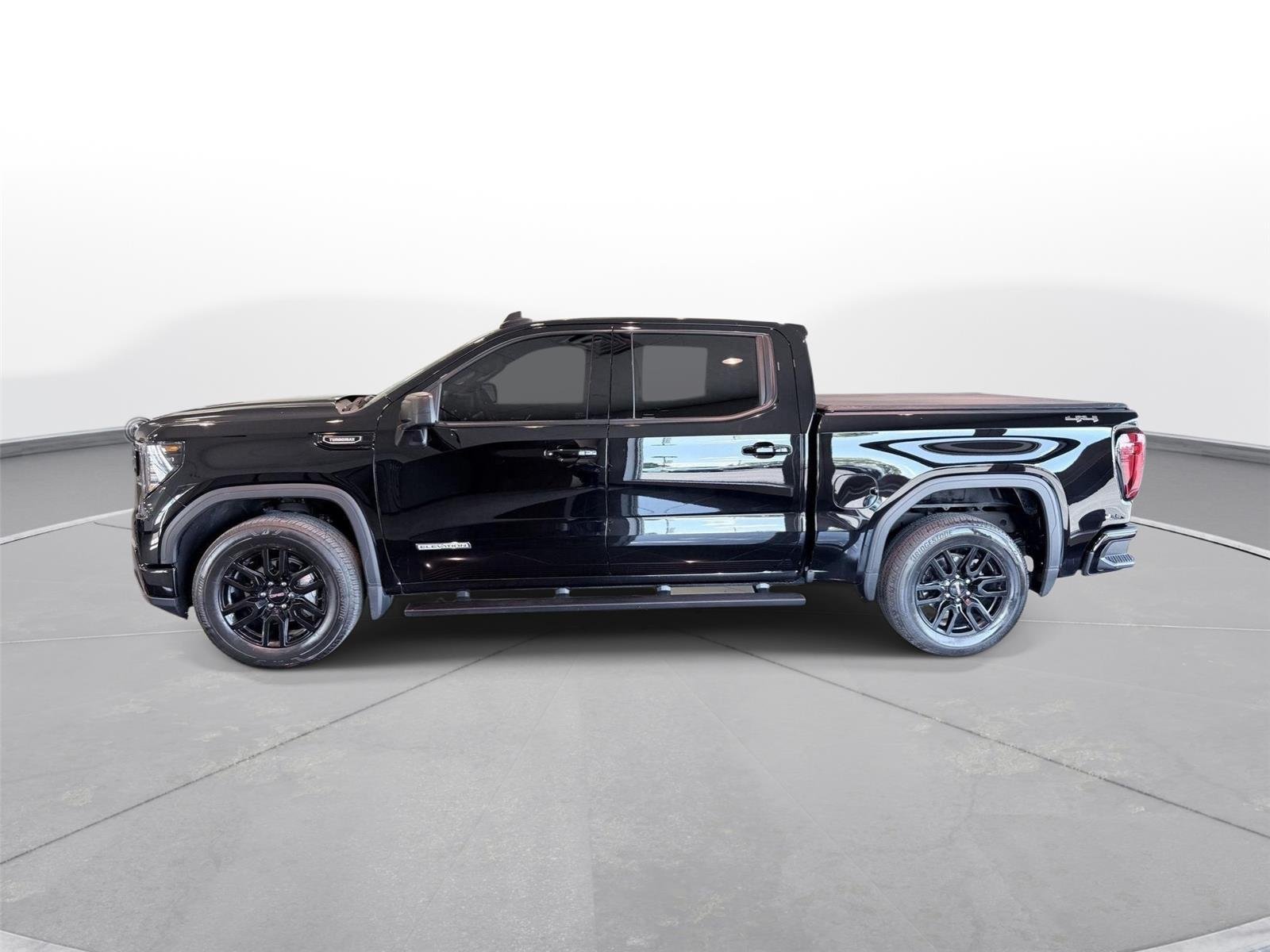 Used 2024 Onyx Black GMC Elevation image 18