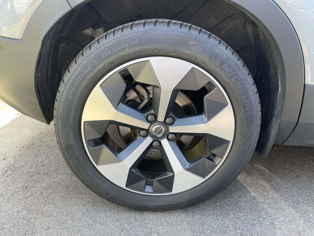 Certified Used 2025 GREY Volvo Plus Bright Theme image 5