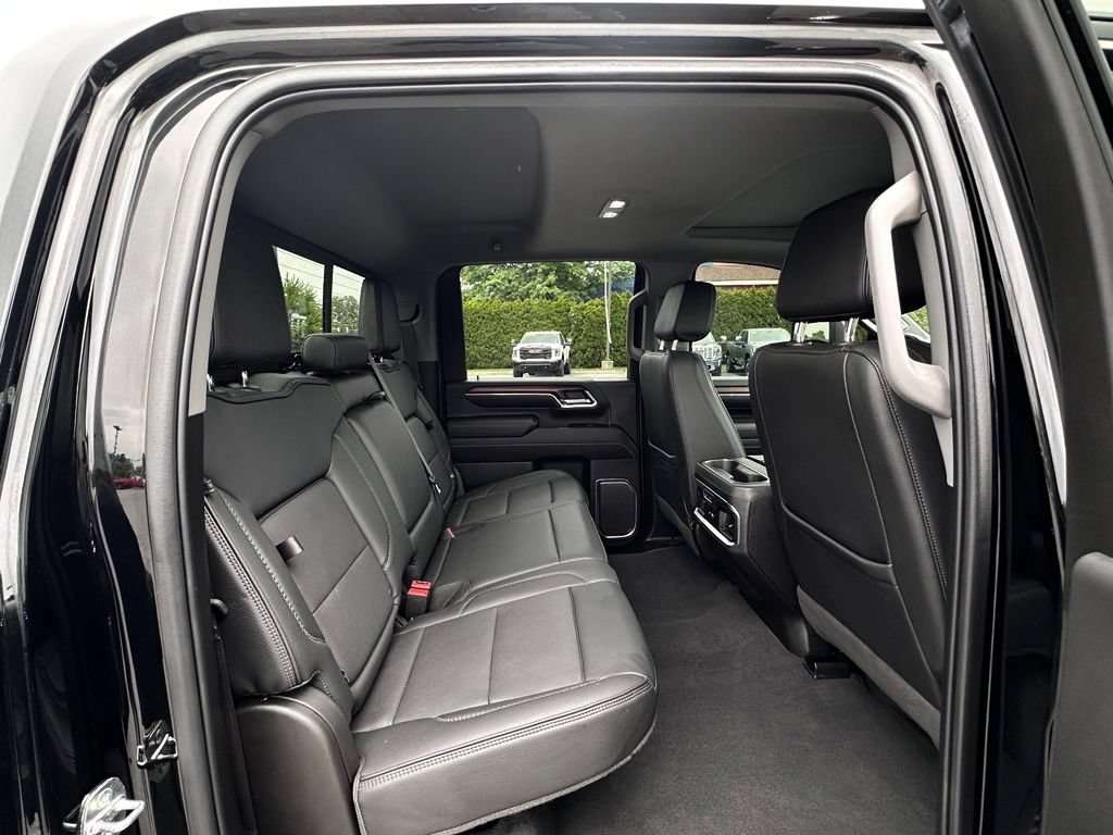 Used 2024 Onyx Black GMC Denali image 18