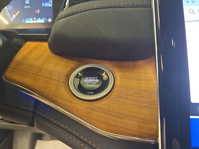 Used 2024 Metallic Jeep Summit Reserve image 30