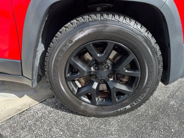 Used 2017 Red Jeep Trailhawk image 9