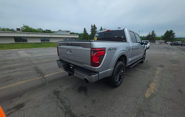 Used 2025 Silver Ford XLT image 3