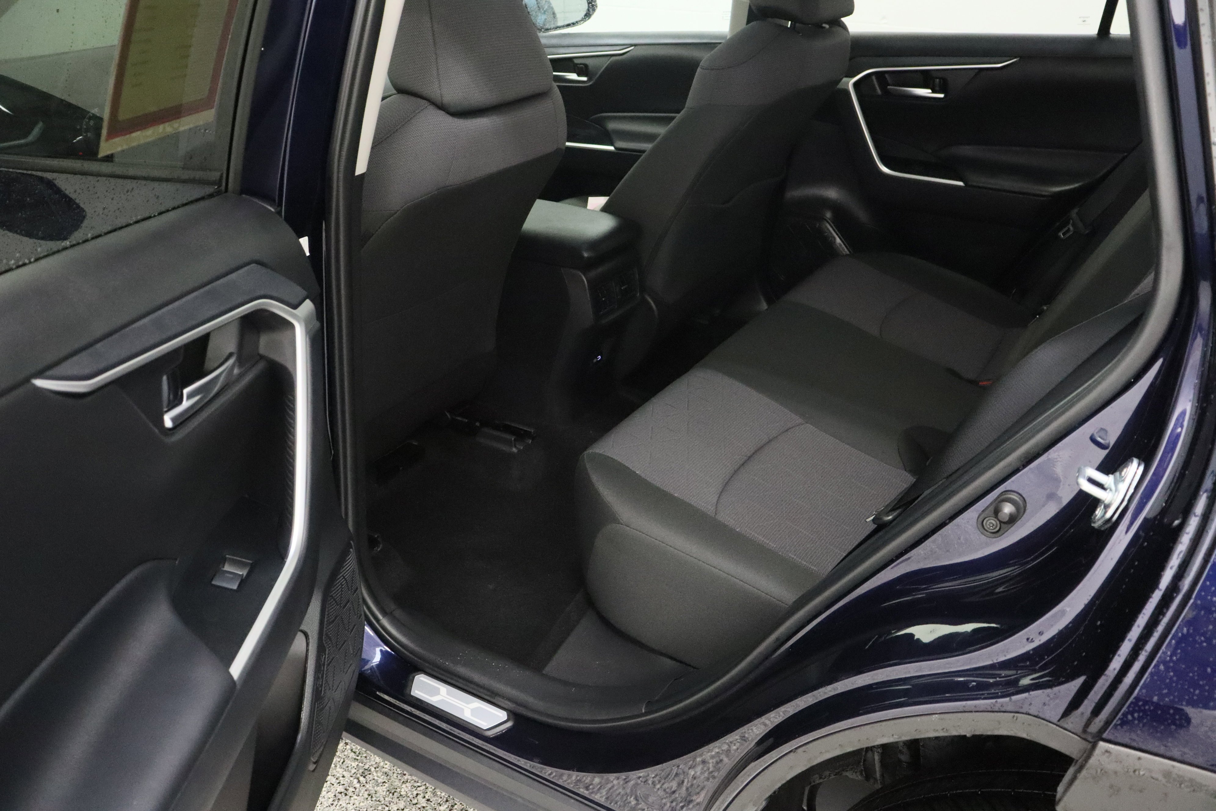 Used 2025 Blueprint Toyota XLE 2.5L image 28