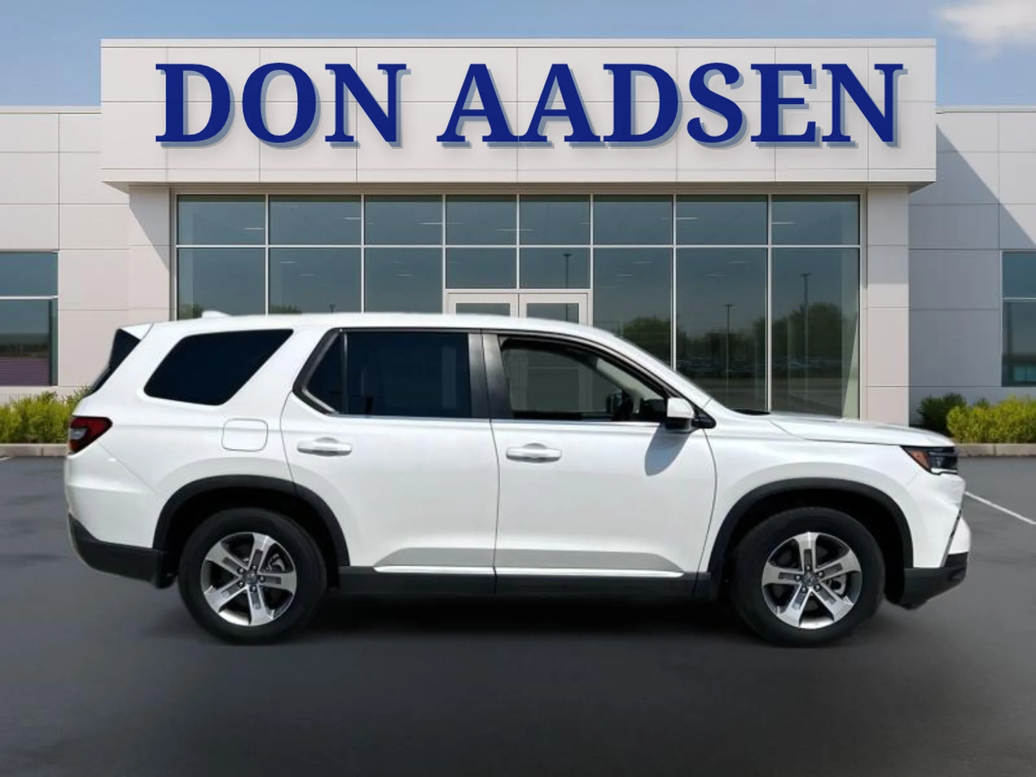 Used 2024 WHITE Honda EX-L 7 Passenger image 5