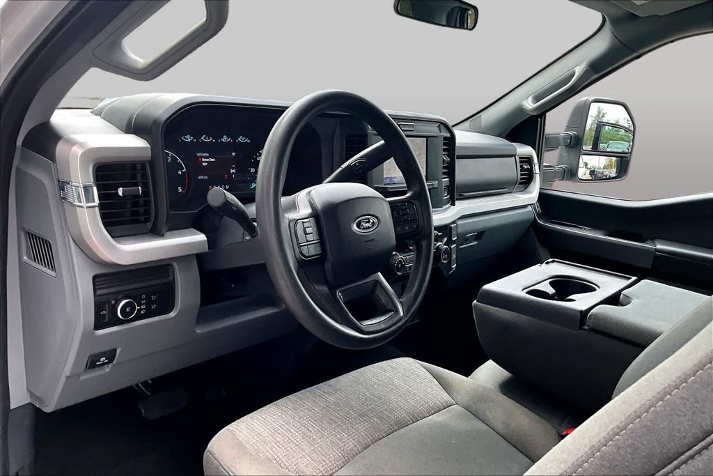 Used 2025 White Ford XLT image 18