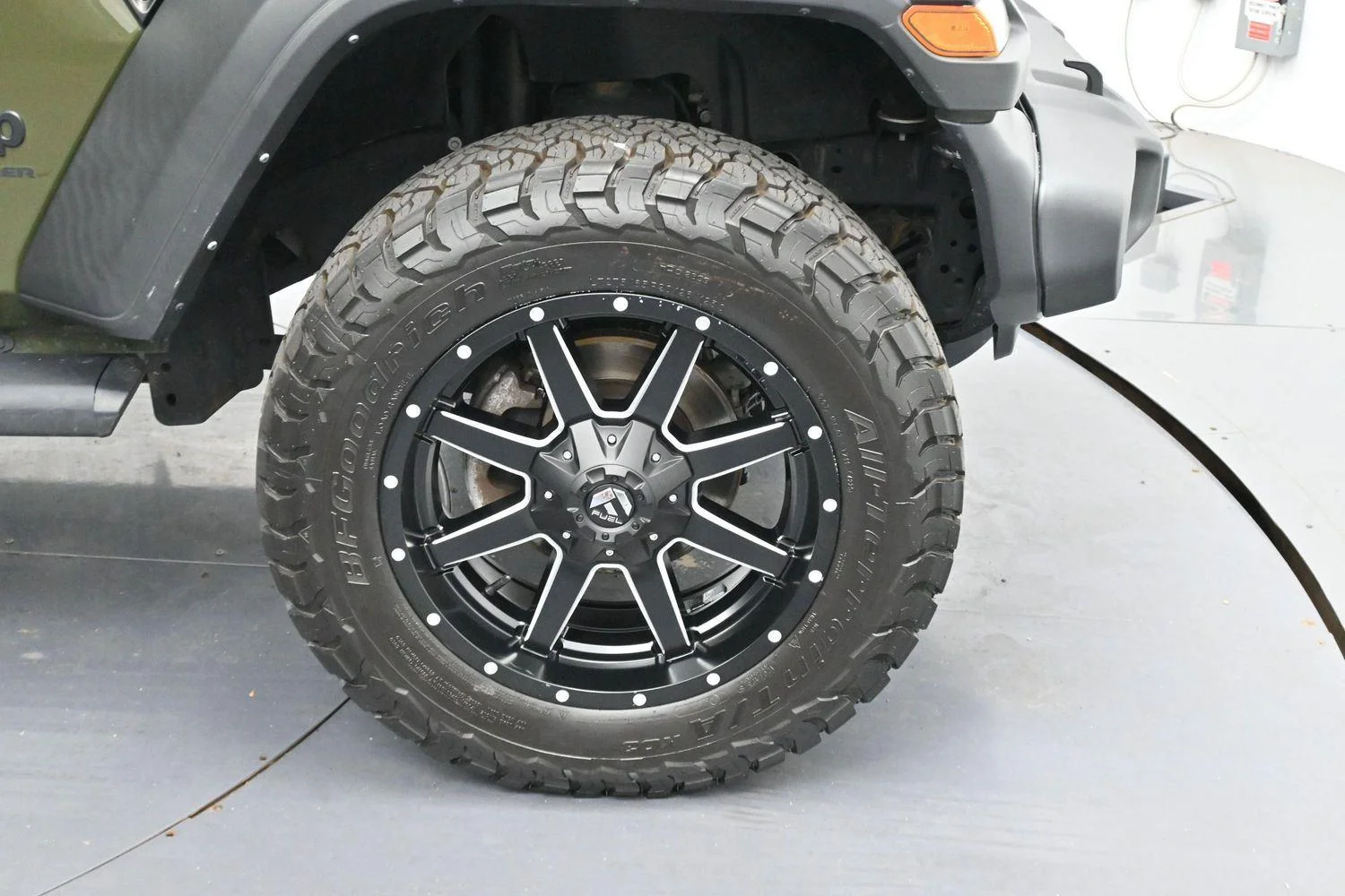Used 2023 Sarge Green Clearcoat Jeep Sport image 29