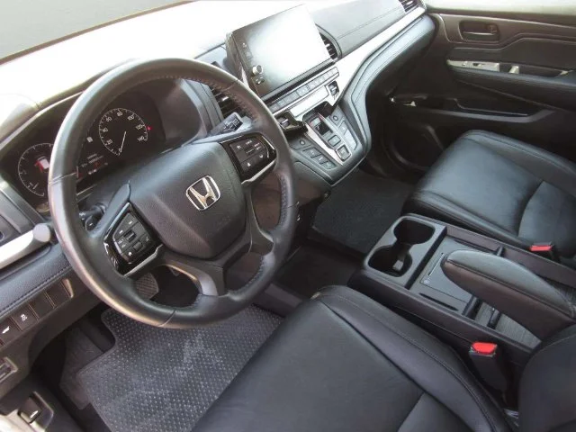 Certified Used 2025 Modern Steel Metallic Honda EX-L image 17