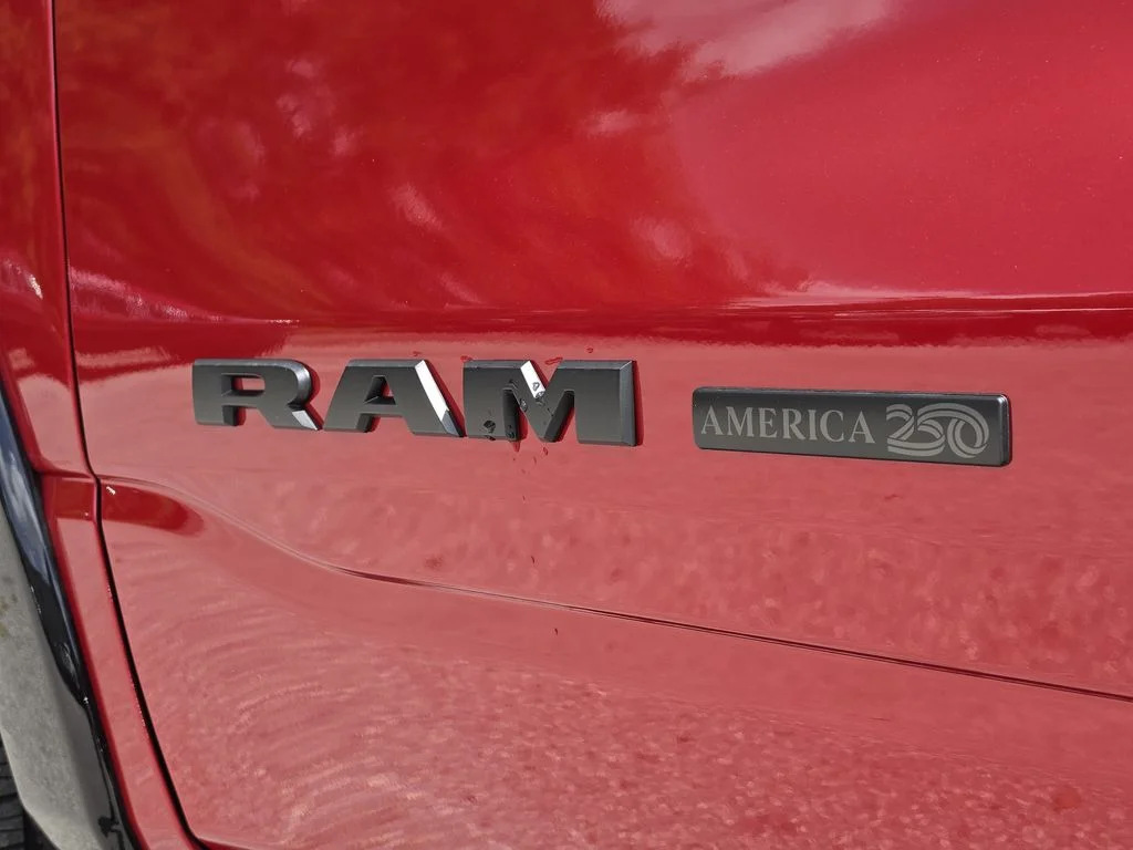 New 2026 Molten Red Pearl-Coat Exterior Paint RAM Big Horn/Lone Star image 10