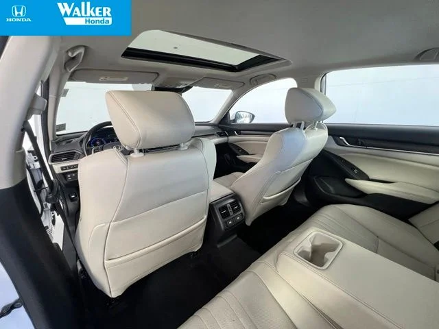 Used 2022 White Honda Touring image 15