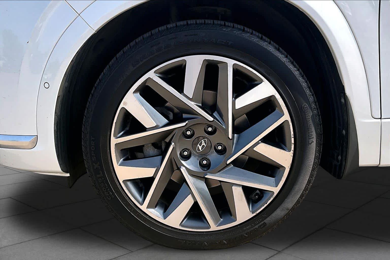 Certified Used 2022 Quartz White Hyundai Calligraphy image 10