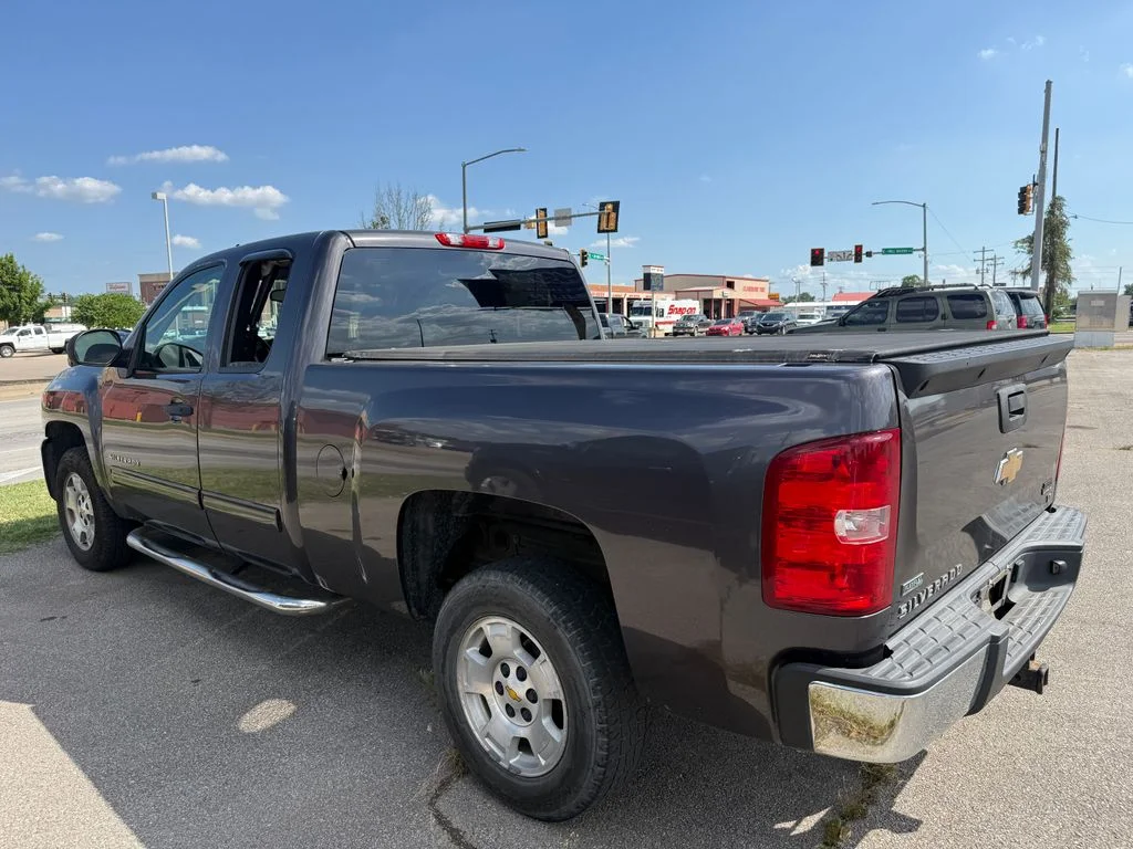 Used 2010 Beige Chevrolet LT image 11