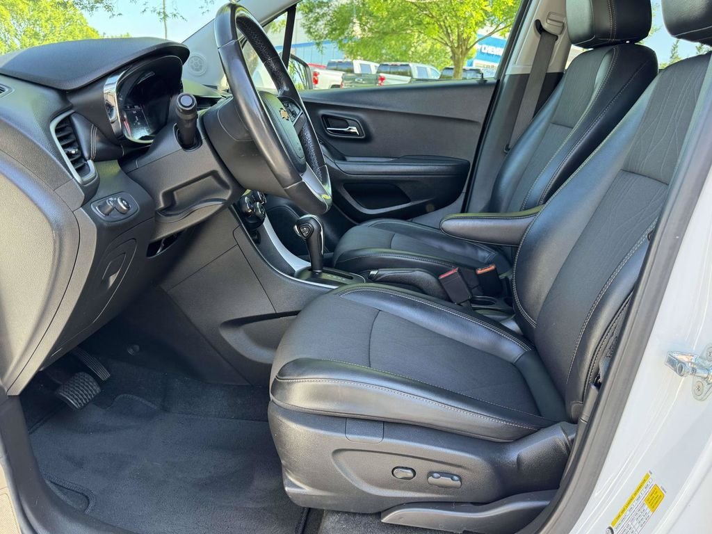 Used 2020 White Chevrolet LT image 21
