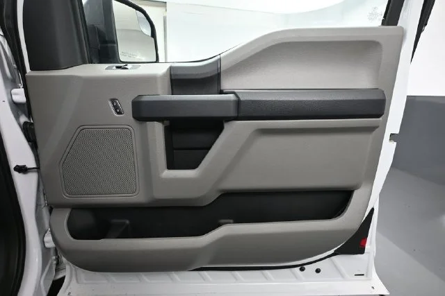 Used 2019 White Ford XL image 34