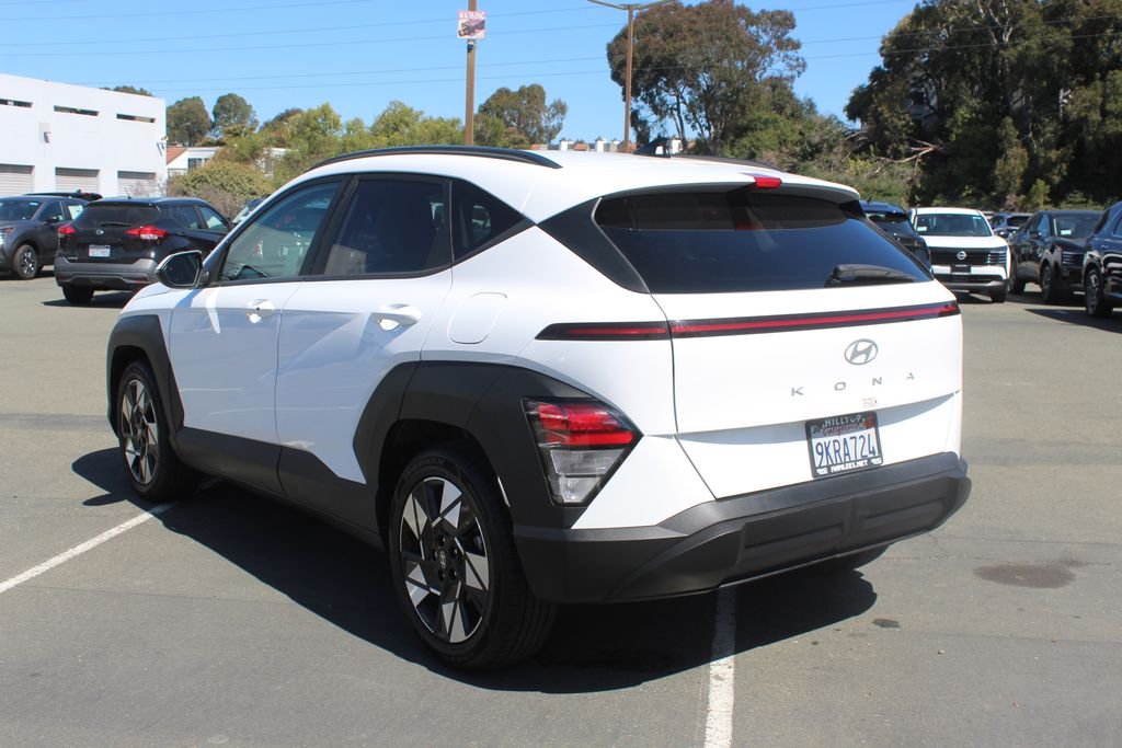 Used 2024 White Hyundai SEL image 9