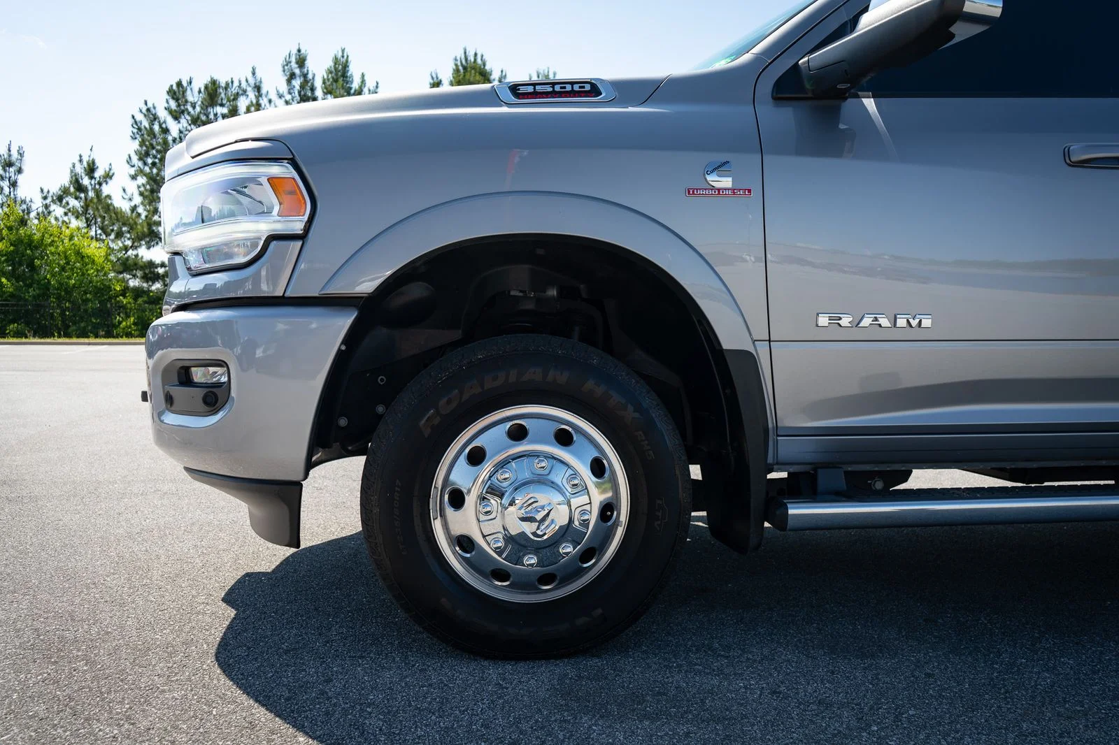 Used 2022 Silver Ram Laramie image 4