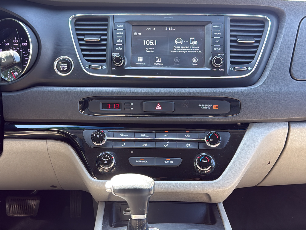 Used 2017 Red Kia LX image 19