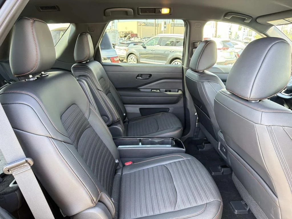 Certified Used 2025 SUPER BLACK Nissan Rock Creek image 29