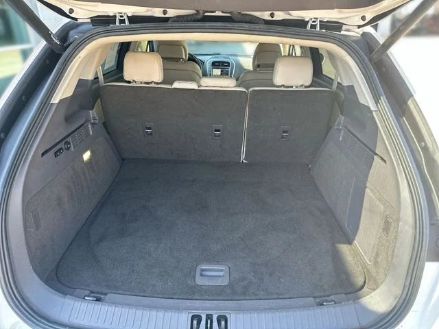 Used 2016 White Lincoln Reserve image 26