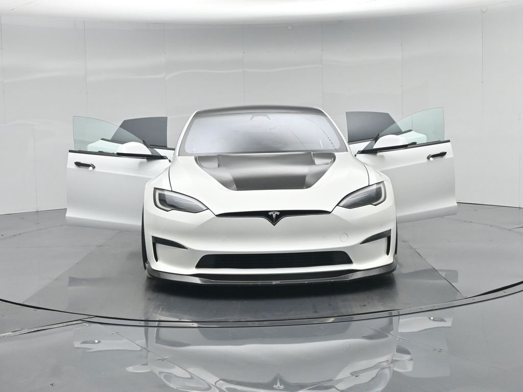 Used 2022 White Tesla Plaid image 30