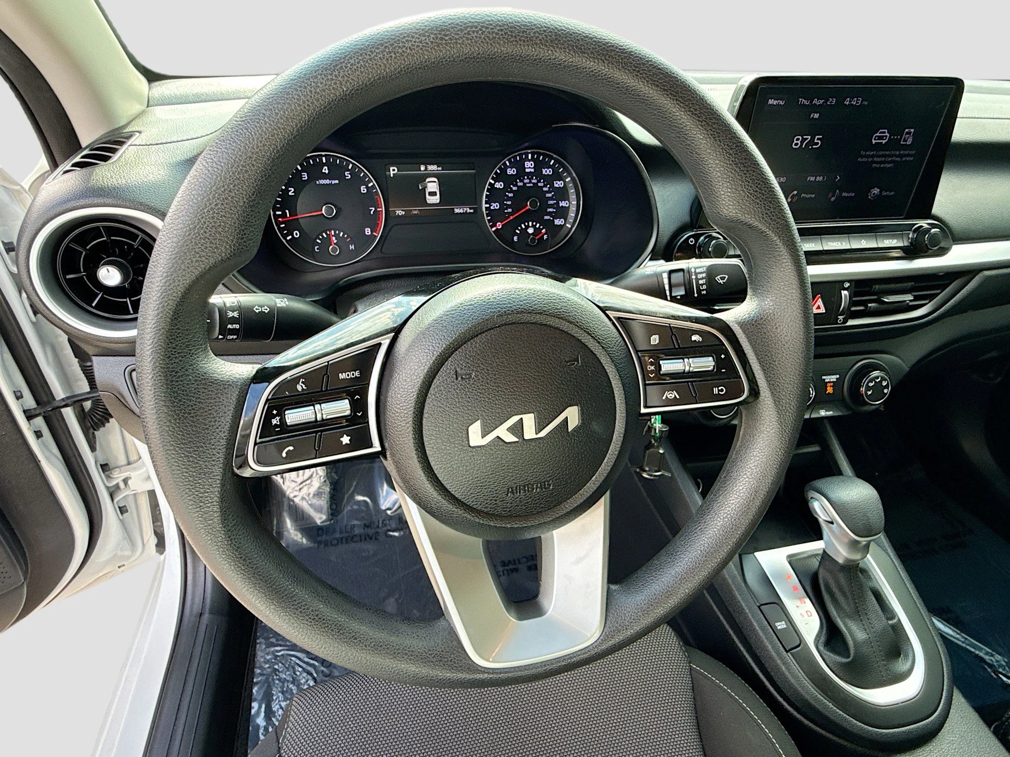 Used 2024 Snow White Pearl Kia LXS image 36