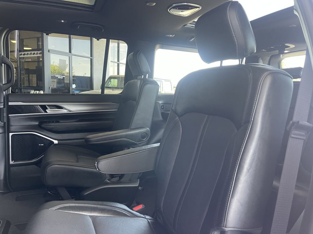 New 2026 Fathom Blue Pearlcoat Jeep Limited Reserve image 13
