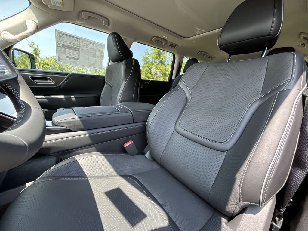 New 2027 DYNAMIC METAL INFINITI Luxe 4WD image 13
