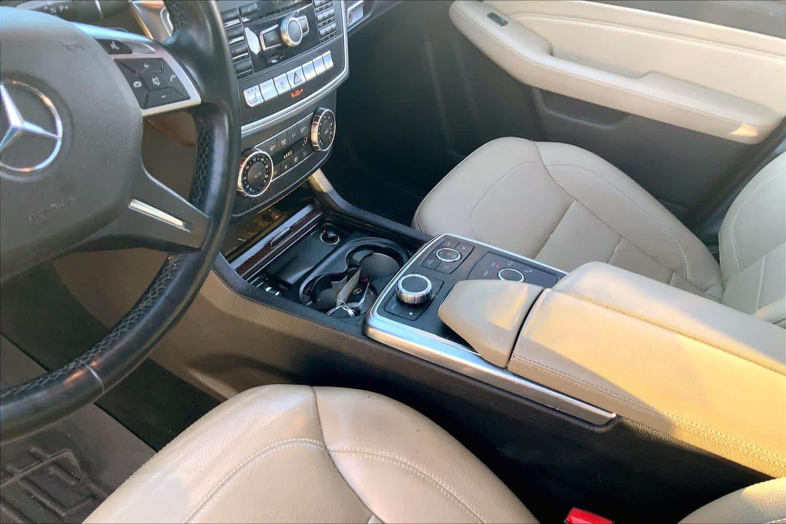 Used 2015 Polar White Mercedes-Benz ML 400 image 17