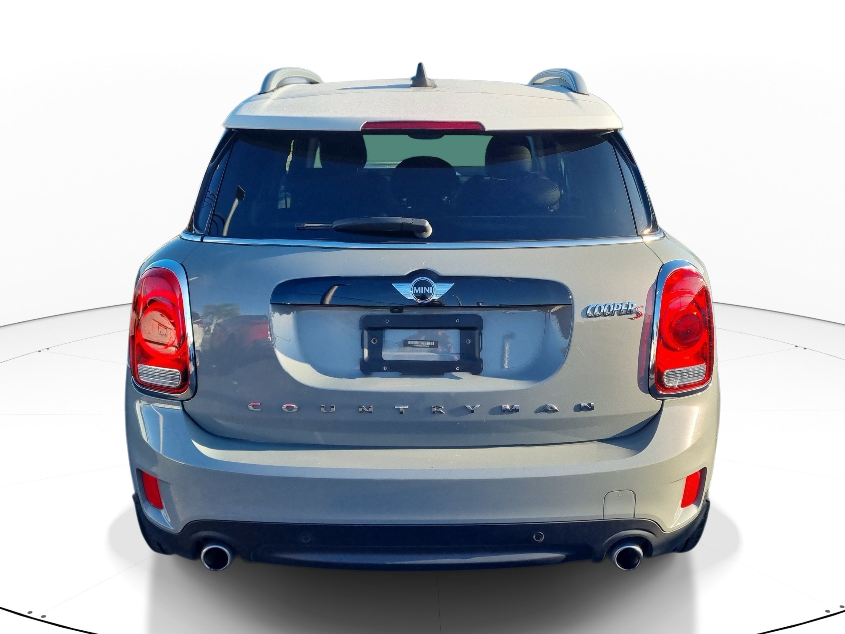 Used 2018 Moonwalk Gray Metallic MINI Cooper S image 4