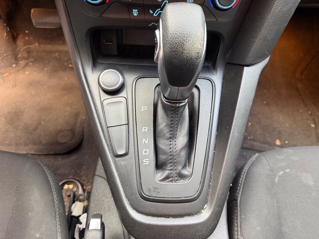 Used 2017 Magnetic Ford SE image 21