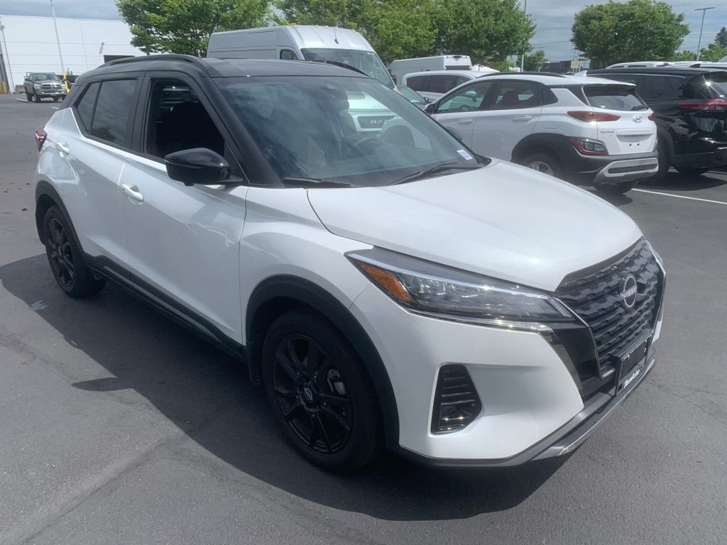 Used 2023 Aspen White/Super Black Nissan SR image 5