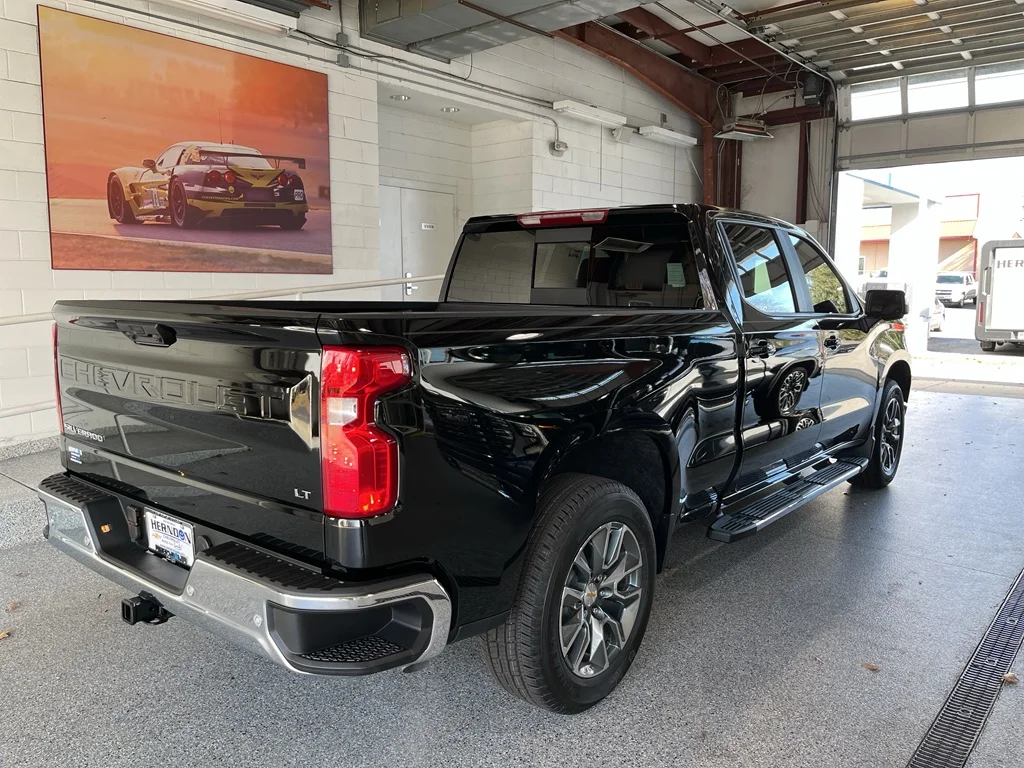 2026 Chevrolet Silverado 1500 LT - Photo 10
