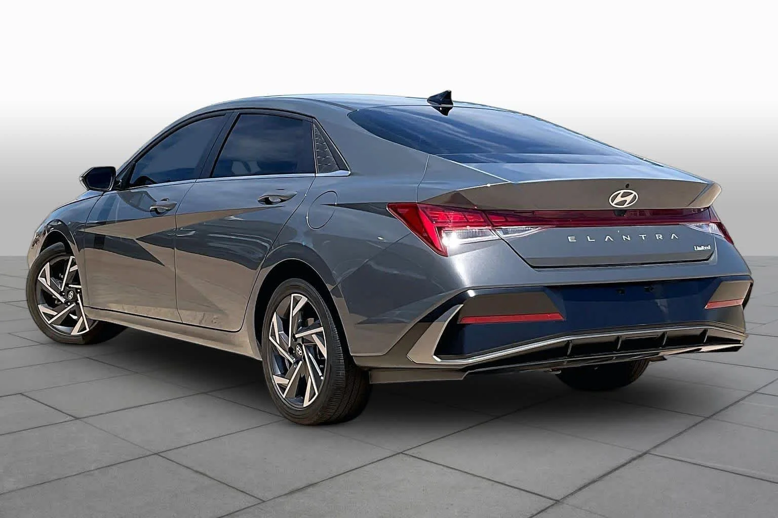 Used 2025 Ecotronic Gray Hyundai Limited image 11