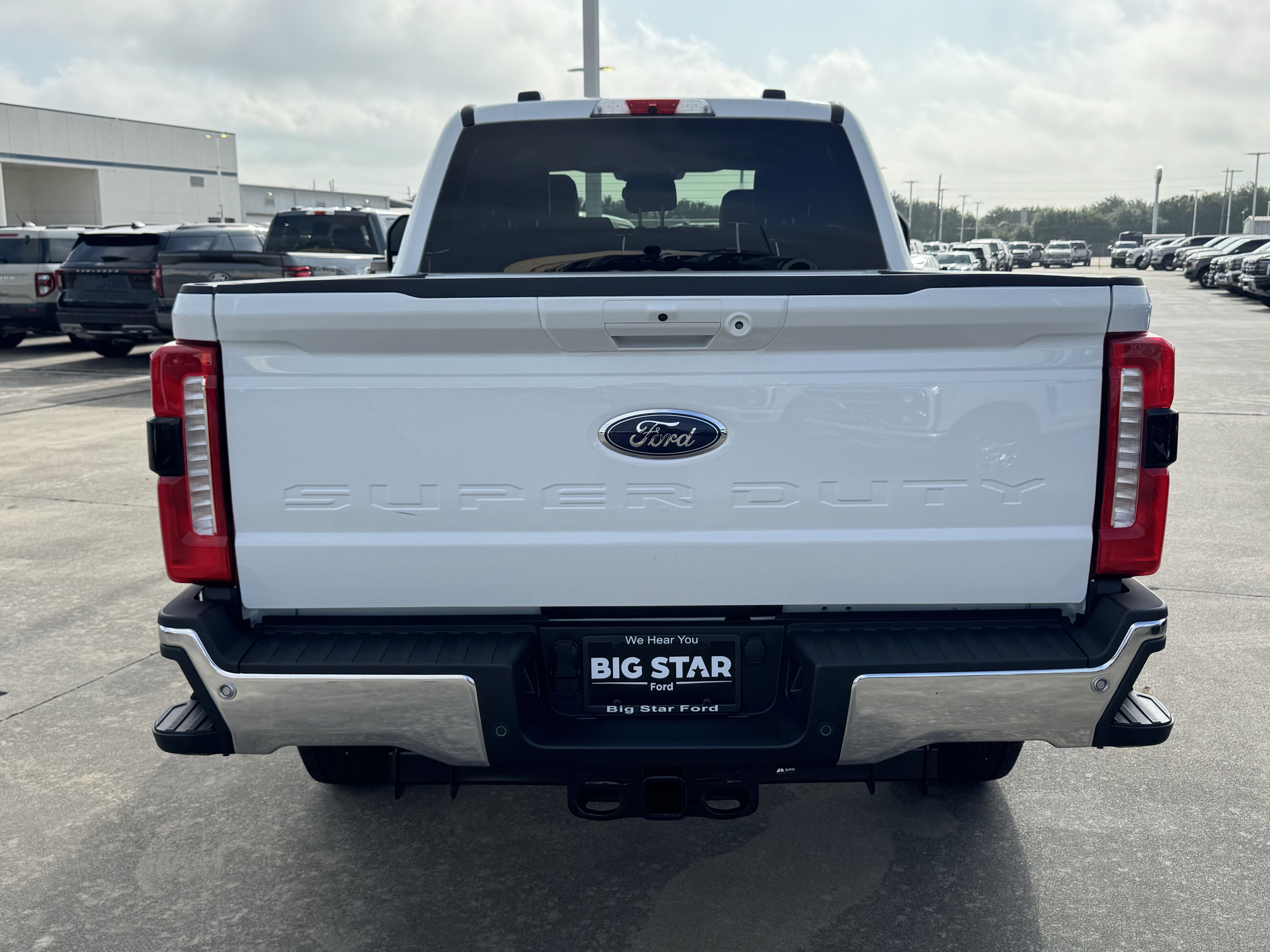 New 2026 Oxford White Ford LARIAT image 8