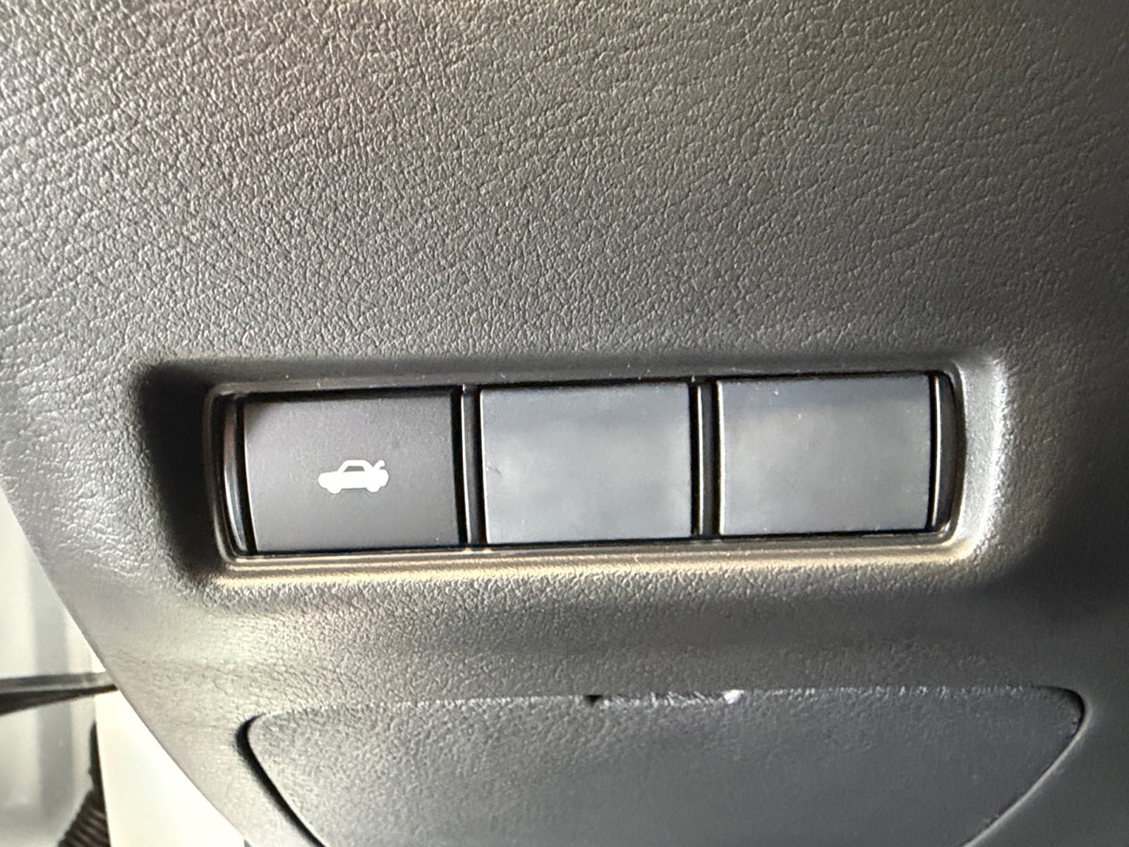 New 2026 Aspen White Tricoat Nissan SR image 24