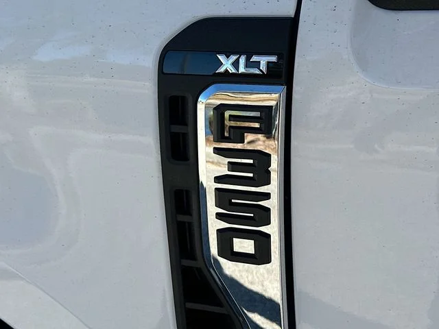 New 2026 Oxford White Ford XLT image 18