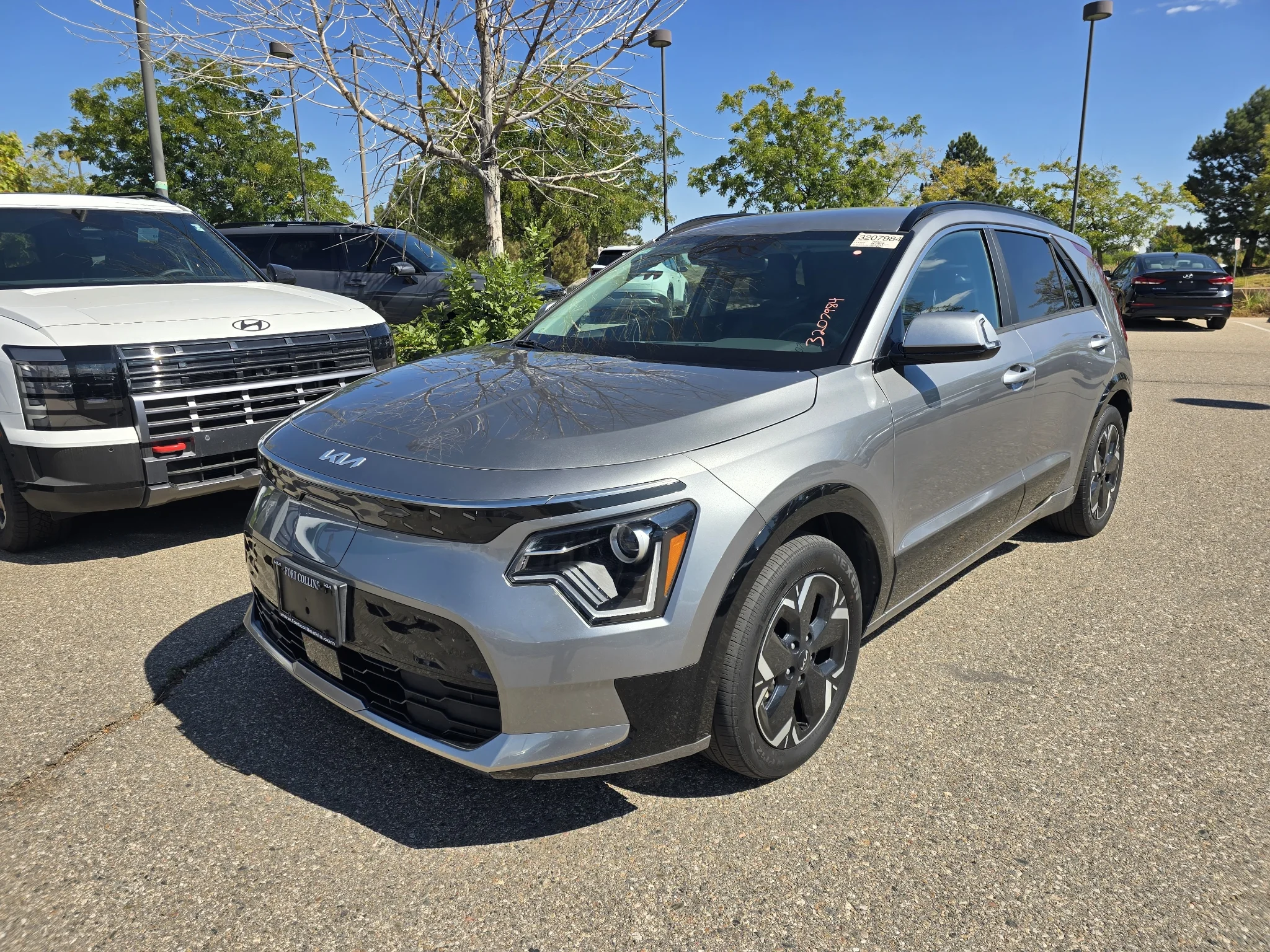 Used 2024 Steel Gray Kia Wind image 12