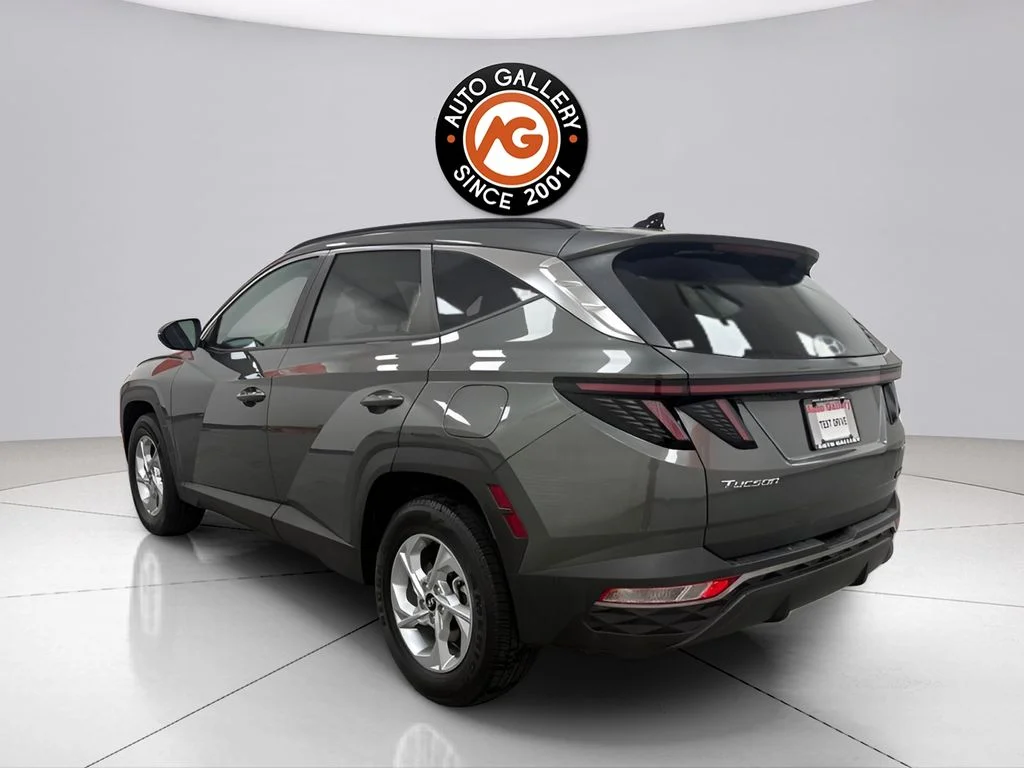Used 2023 Gray Hyundai SEL image 5