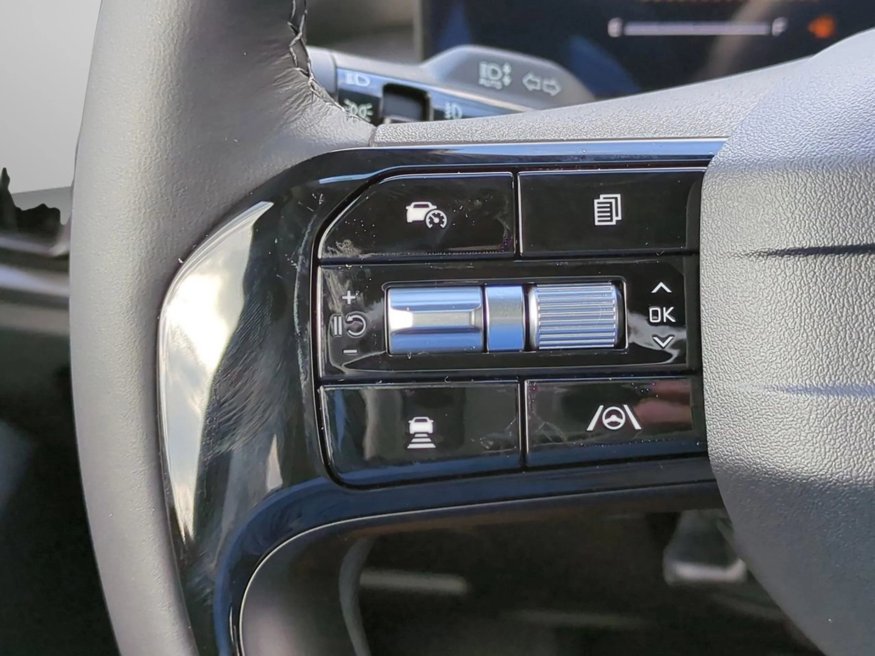 2026 Kia Sorento EX - Photo 32