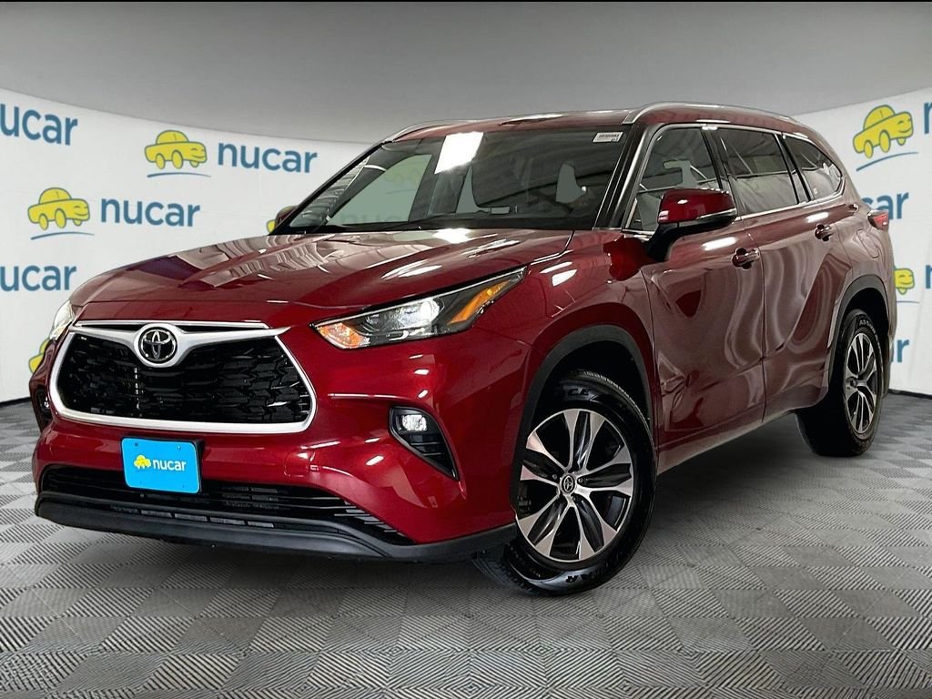 Used 2022 Red Toyota XLE image 3