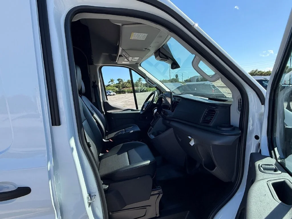 New 2027 White Ford Base image 10