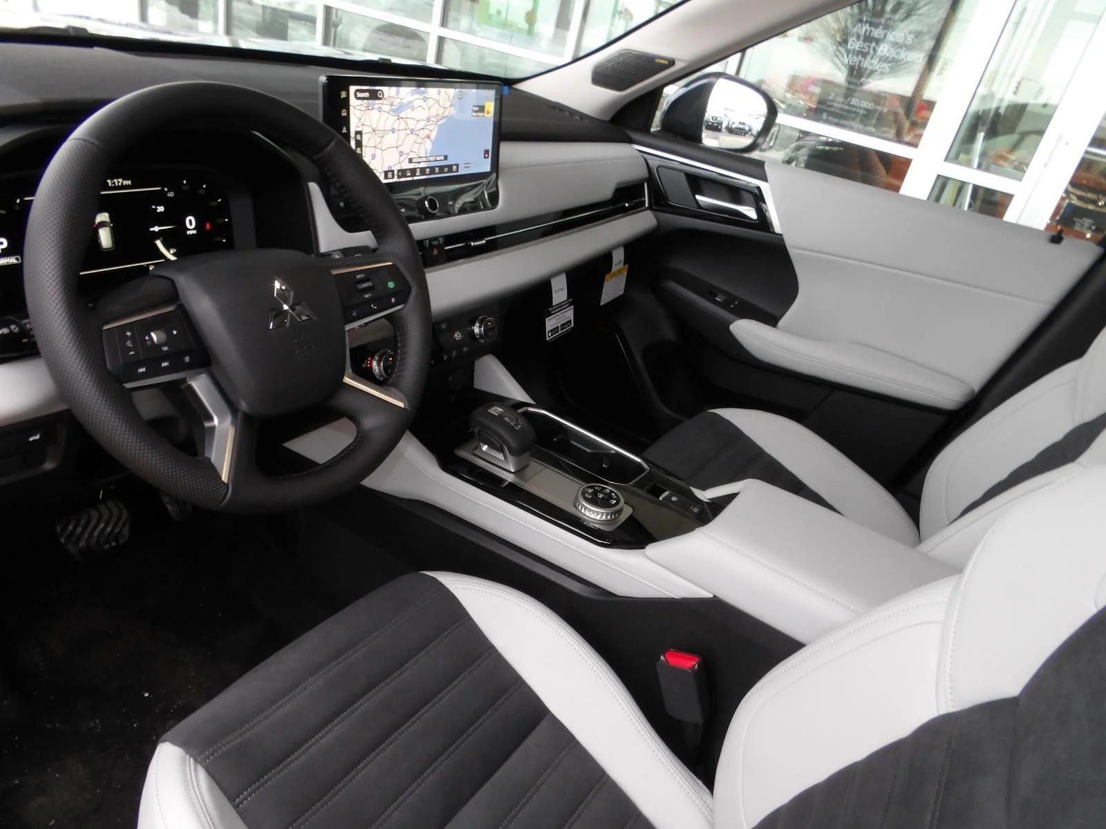 2026 Mitsubishi Outlander SE - Photo 13
