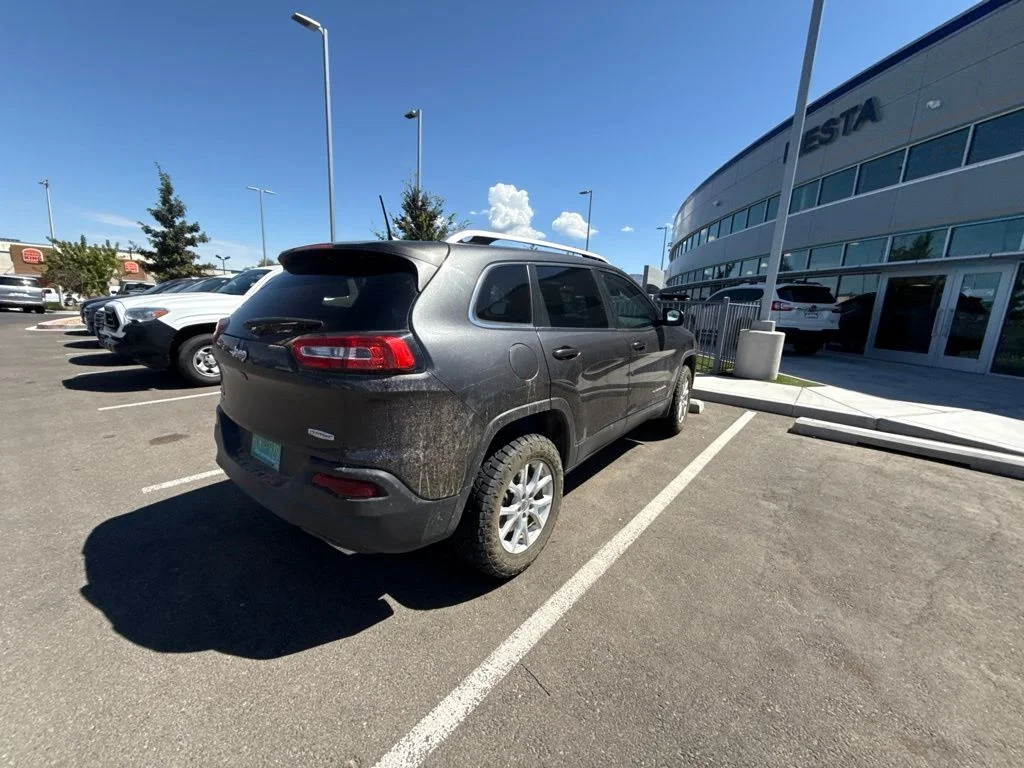Used 2016 Gray Jeep Latitude image 5