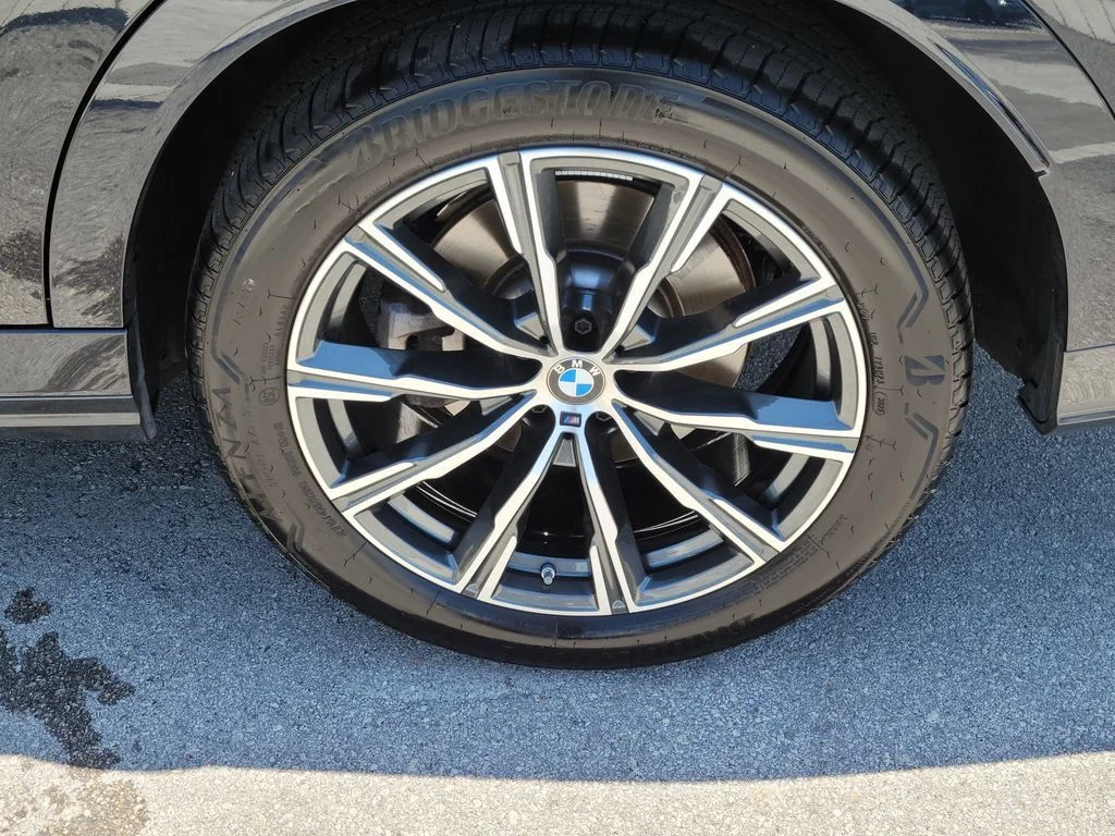 Used 2026 Carbon Black Metallic BMW xDrive40i image 8