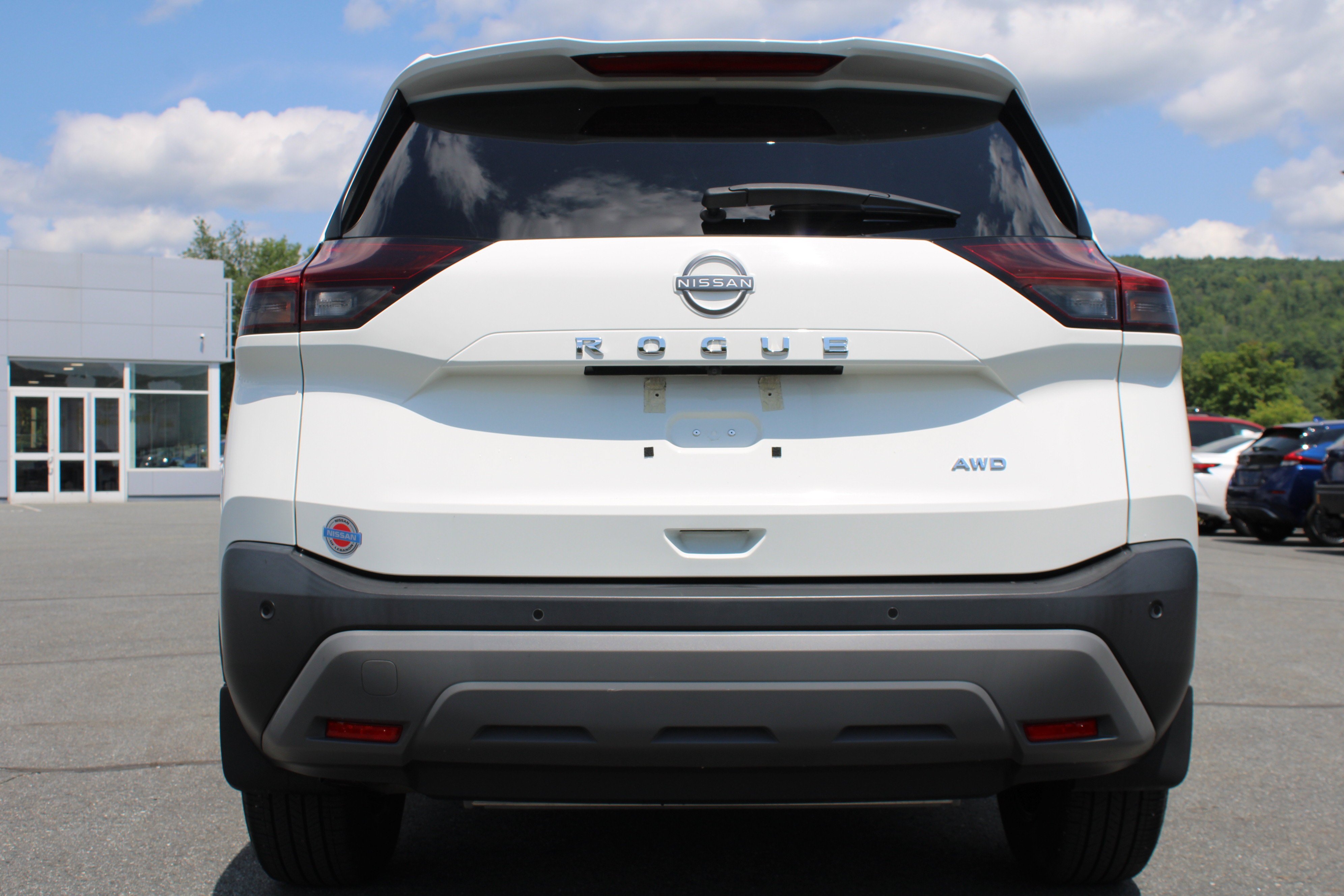 Used 2023 Glacier White Nissan S image 10